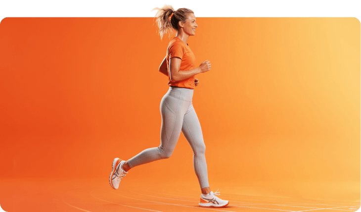 Soluções BPI SMART PPR. Uma rapariga a correr uma maratona.