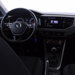 Volkswagen Polo_interior