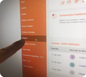 imagem de telemovel com uma imagem do check up de seguros no BPI Net